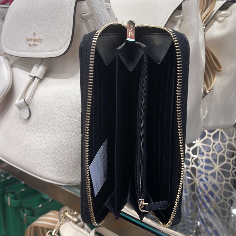 Kate Spade Carey Large Continential Wallet
Black 

NWT - Picture 15 of 16